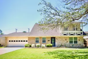 2517 Fairbrook St, Irving, TX 75062 - Photo 3