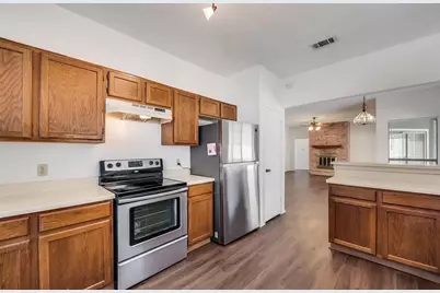 812 Melville Drive, Arlington, TX 76015 - Photo 5