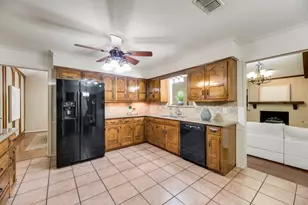 2000 Lake Shore Ln, Plano, TX 75023 - Photo 7