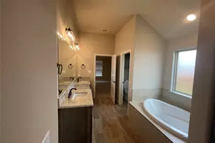 3022 Promenade Dr, Granbury, TX 76049 - Photo 11