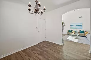 232 Touchdown Dr, Irving, TX 75063 - Photo 11