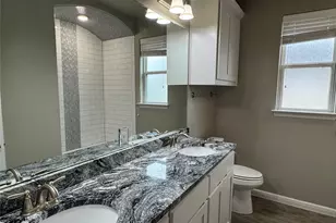 612 Sovereign Dr, Granbury, TX 76049 - Photo 9