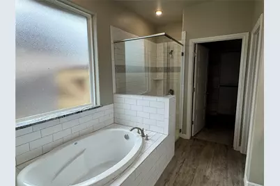 612 Sovereign Drive, Granbury, TX 76049 - Photo 5