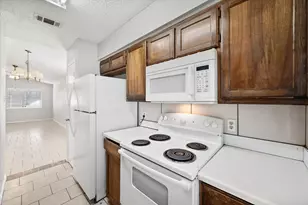 5821 Mansfield Rd, Arlington, TX 76017 - Photo 11