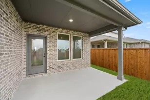 704 Tyronza Dr, Justin, TX 76247 - Photo 5