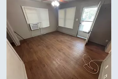 327 Egan Street, Denton, TX 76201 - Photo 5