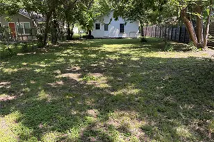 327 Egan St, Denton, TX 76201 - Photo 25