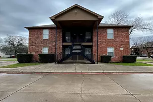 1110 Williams Ave, Cleburne, TX 76033 - Photo 1