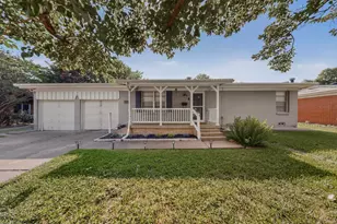 3606 Reeves St, North Richland Hills, TX 76117 - Photo 3