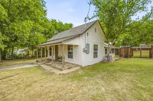 255 Glenn St, Bluff Dale, TX 76433 - Photo 3