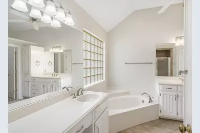 3317 Tiverton Court, Arlington, TX 76001 - Photo 15