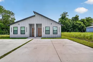 2113 Henry St, Greenville, TX 75401 - Photo 1