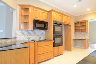 924 Lands End Cove, Hewitt, TX 76643 - Photo 7