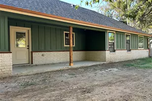 405 S 6th St, Grandview, TX 76050 - Photo 17
