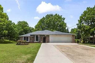 403 N Casa Grande Cir, Duncanville, TX 75116 - Photo 3