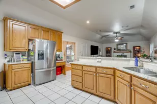 2024 Spinnaker Ln, Azle, TX 76020 - Photo 15