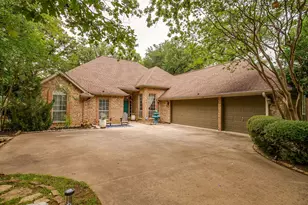 2024 Spinnaker Ln, Azle, TX 76020 - Photo 3