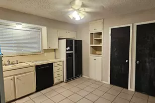 6540 Sherri Ln, North Richland Hills, TX 76182 - Photo 11