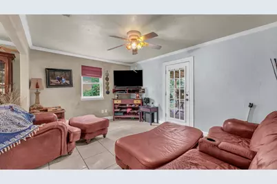 412 Douglas Street, Burleson, TX 76028 - Photo 5