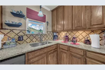 412 Douglas Street, Burleson, TX 76028 - Photo 13