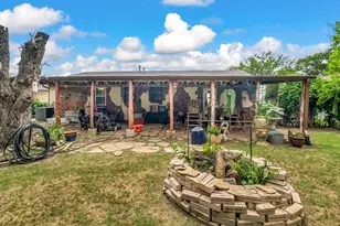 412 Douglas St, Burleson, TX 76028 - Photo 35