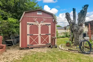 412 Douglas St, Burleson, TX 76028 - Photo 29