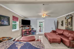 412 Douglas St, Burleson, TX 76028 - Photo 17