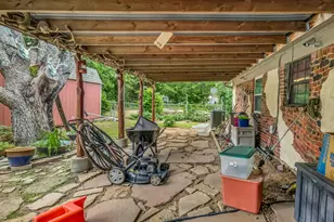 412 Douglas St, Burleson, TX 76028 - Photo 27