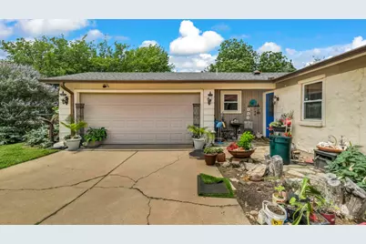 412 Douglas Street, Burleson, TX 76028 - Photo 3