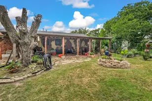 412 Douglas St, Burleson, TX 76028 - Photo 31