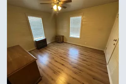 900 W Avenue F, Midlothian, TX 76065 - Photo 5