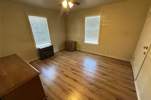 900 W Avenue F, Midlothian, TX 76065 - Photo 5