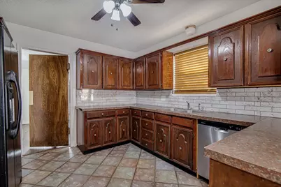 304 Roaring Springs Drive, Joshua, TX 76058 - Photo 15