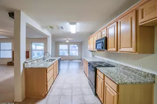 320 Shane Ln, Burleson, TX 76028 - Photo 7