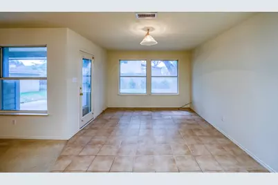 320 Shane Lane, Burleson, TX 76028 - Photo 9