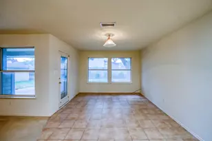320 Shane Ln, Burleson, TX 76028 - Photo 9