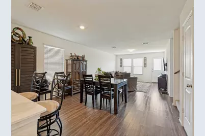 409 Falling Star Drive, Fort Worth, TX 76052 - Photo 3