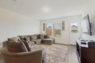 409 Falling Star Dr, Fort Worth, TX 76052 - Photo 5