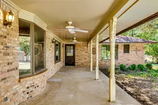 5547 Woodland Hills Dr, Denton, TX 76208 - Photo 9