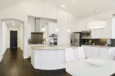 7906 Gulfstream Lane, Irving, TX 75063 - Photo 13