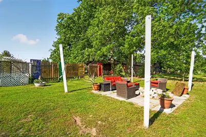 615 W North Street, Blossom, TX 75416 - Photo 27
