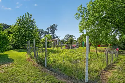 615 W North Street, Blossom, TX 75416 - Photo 25