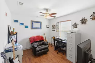 121 Joyce St, Whitney, TX 76692 - Photo 17