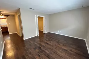 1107 N Locust St, Denton, TX 76201 - Photo 5