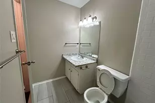 1107 N Locust St, Denton, TX 76201 - Photo 11
