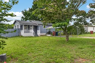 225 Cobb Ave, Van Alstyne, TX 75495 - Photo 3