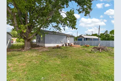 225 Cobb Avenue, Van Alstyne, TX 75495 - Photo 17