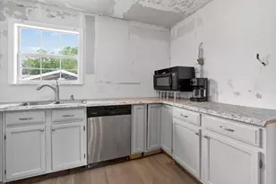 225 Cobb Ave, Van Alstyne, TX 75495 - Photo 9