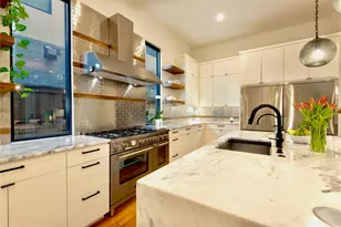 8546 Glencrest Ln, Dallas, TX 75209 - Photo 7