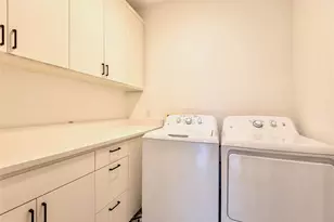 8546 Glencrest Ln, Dallas, TX 75209 - Photo 27